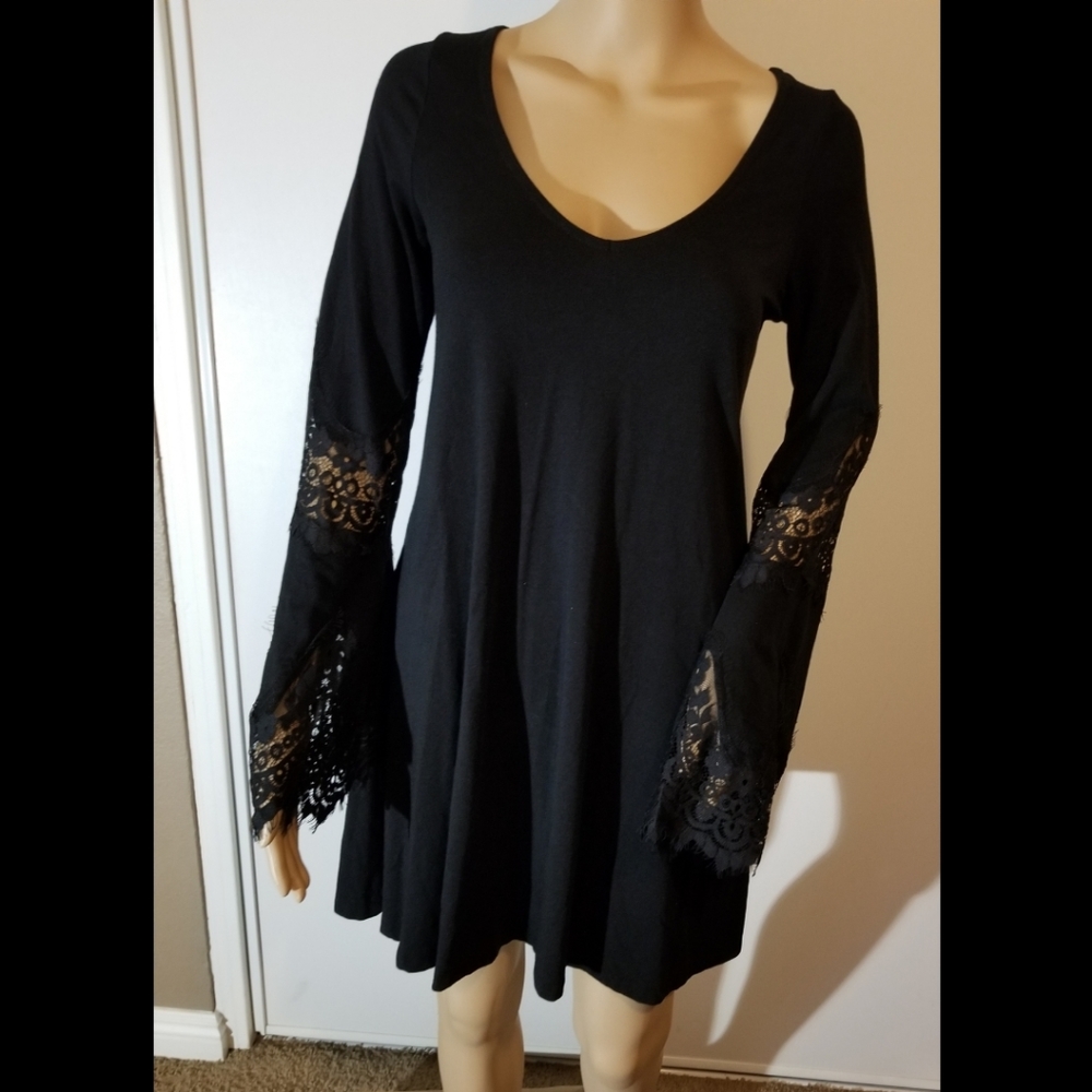 Express Bell-Lace Sleeve Dress